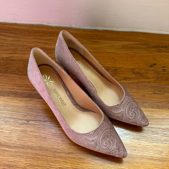 Nine West Soho Pointy Toe Pump - Picture 4 of 4